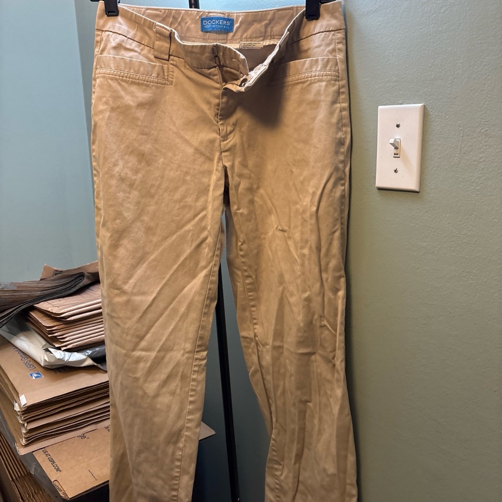 Dockers Men's Khaki Chinos